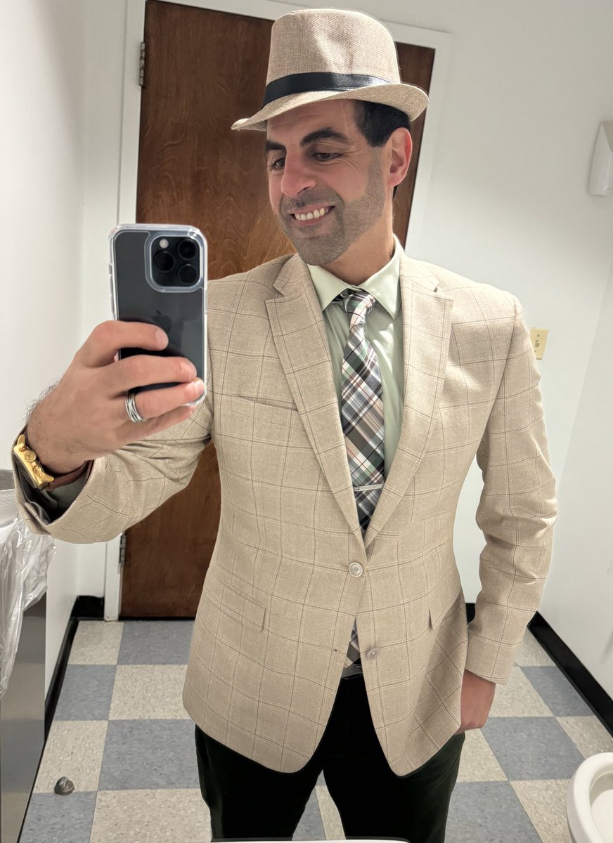 suitedinsomer's tweet photo. My last few days of work looks!!! Forgot to post. #suitandtie #fedora #bathroomselfie #workitwednesdays #fedora https://t.co/CcsZ4bW3PV