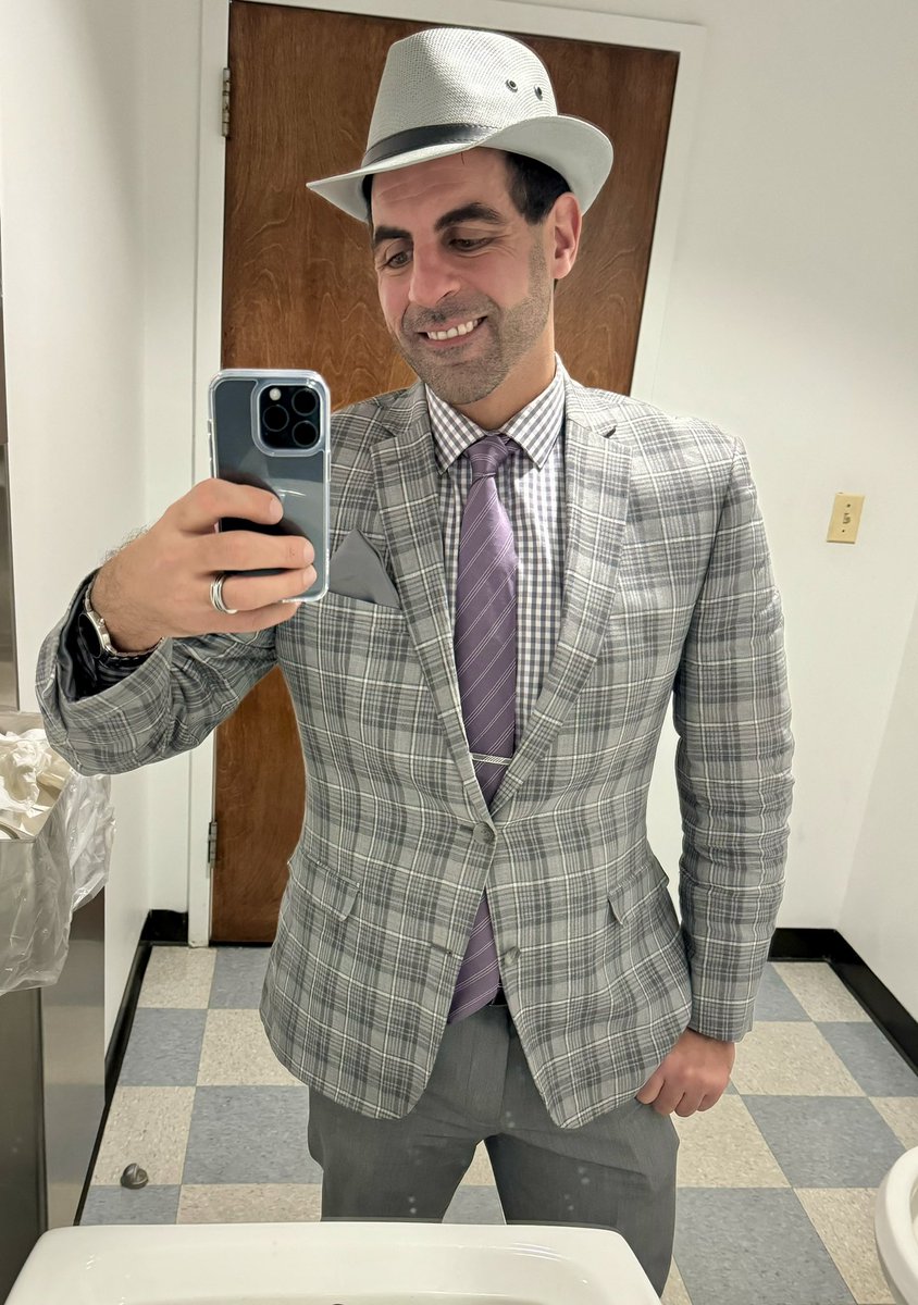 suitedinsomer's tweet photo. My last few days of work looks!!! Forgot to post. #suitandtie #fedora #bathroomselfie #workitwednesdays #fedora https://t.co/CcsZ4bW3PV