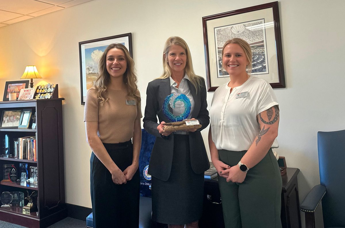 I am honored to accept this Legislative Champion Award from Keep Florida Beautiful. Thank you to <a href="/KeepFLBeautiful/">Keep Florida Beautiful</a> for working so hard to preserve our beautiful state! 🌞🌴#KeepFloridaBeautiful #SunshineState