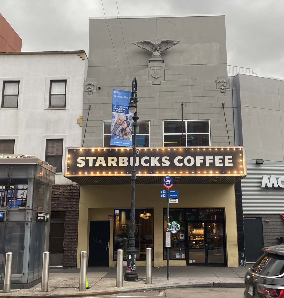 rick_paulas's tweet image. Here’s an ongoing thread of what places in Greenpoint, Brooklyn used to look like vs. what they look like now.