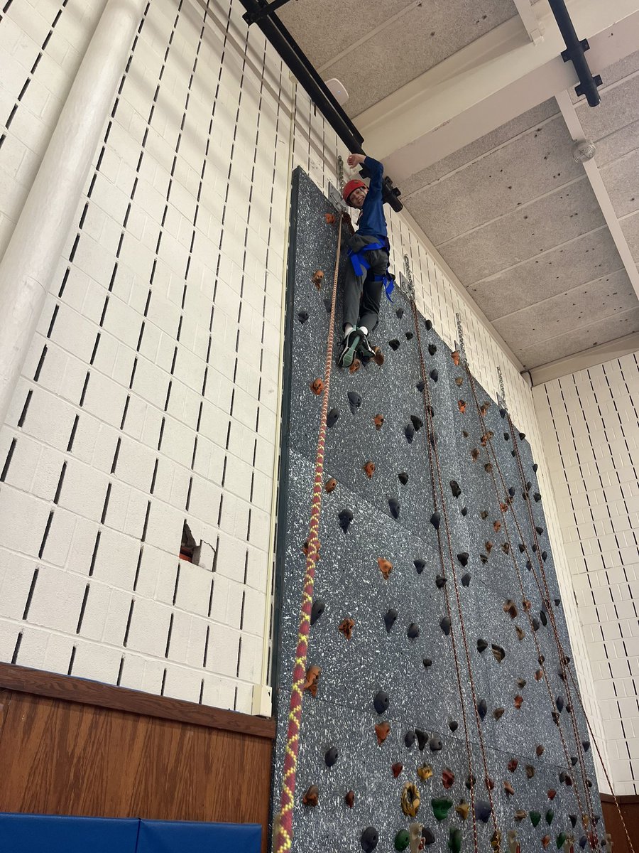 ElmcrestPE's tweet photo. MRM students working hard getting up and down the rock wall to sign their names at the top! https://t.co/gSG2OlYUwW
