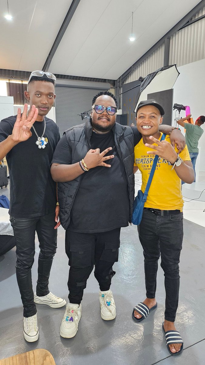 Titow_radebe's tweet photo. Good start with the great @HeavykDrumboss  #titow #music #foryoupage #2024 https://t.co/5oQlVvs89L