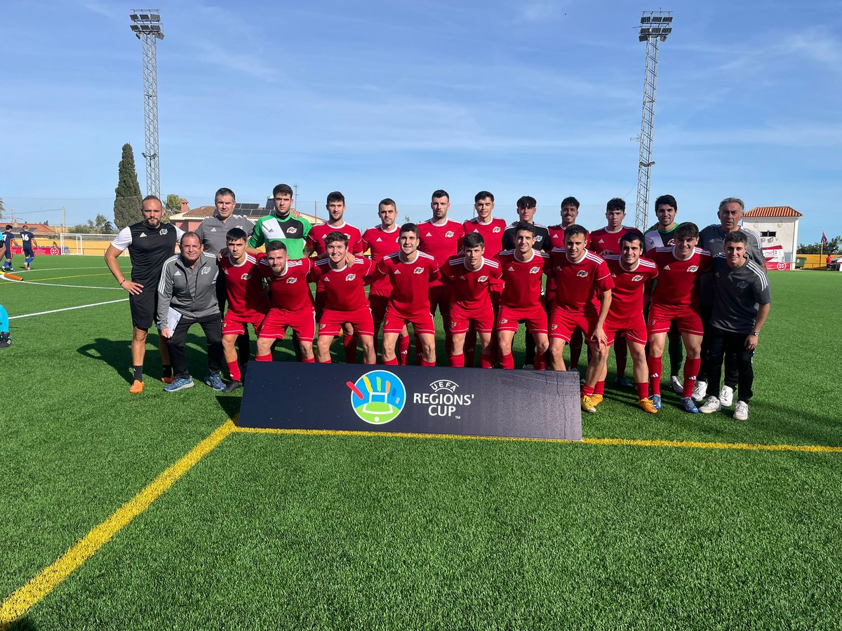 Hoy han caído, pero hemos vivido una gran aventura y muchas emociones con nuestra Senior <a href="/fedriojafutbol/">Federación Riojana de Fútbol</a> en esta 🏆 #CopaRegionesUEFA. 

SÓLO OS PODEMOS DECIR: ❗️GRACIAS ‼️

#SomosLaRiojaSenior❤️🤍💚💛#CrecemosJuntos
#CopaRegionesUEFA