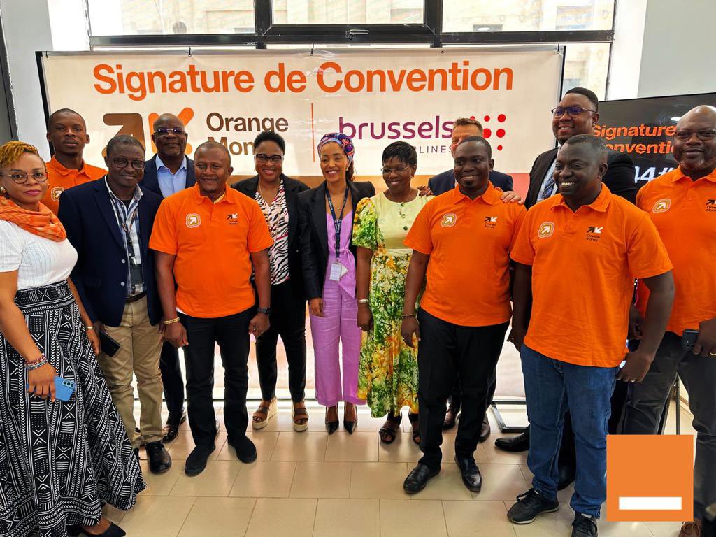 Fier de la team Orange Money 🇧🇫 qui permet pour la première fois aux passagers de Brussels Airlines de payer leurs billets d’avion via Orange Money . Well done 👏🏼👏🏼👏🏼 #LeadTheFuture @OrangeBurkina @orangeafrica