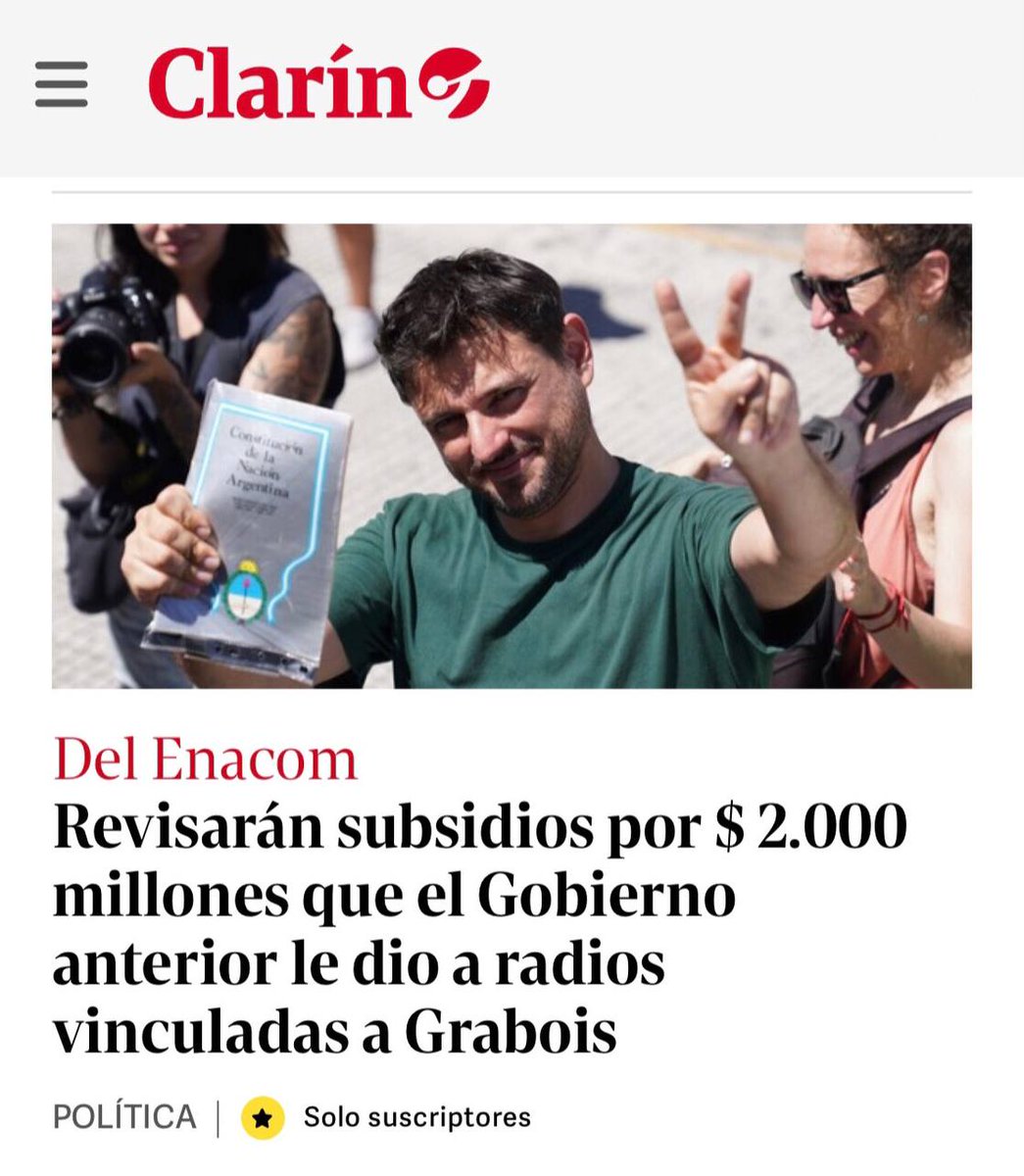 JuanGrabois's tweet photo. Pero no me digan... antes era gerente de la pobreza, ahora soy gerente de radios. Todo con la tuya. Debería vivir en Dubai. Todo lo que dice esta nota de mi es mentira y el 90% de lo demás, también. Es una cosa llamativa -me sorprende a mi mismo realmente- que yo sea tan tan malo, ellos tengan medio poder judicial ensobrado y no me hayan podido imputar un sólo delito. Tendría que ser gerente de una empresa de magia. Las boludeces que inventan para justificar recortes.