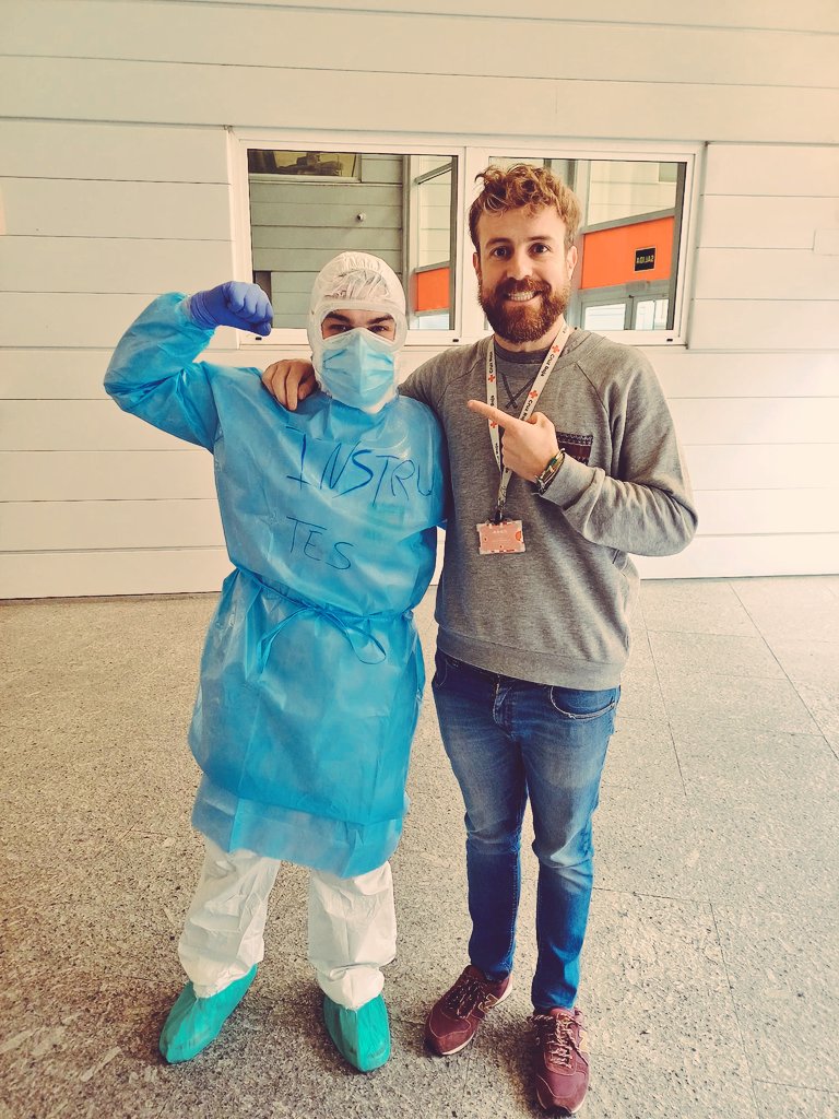 protoyvino's tweet image. &quot;El que  lo hace la pela, y el que no lo hace se muere&quot;

Día de prácticas con mis chicos de 2° de TES, me gusta lo que veo...💪

Pd: (la camiseta esta para un concurso...)

@CruzRojaFP #TES #TESENFORMA #Emergencias #Sanitarias #Entrena #Disfruta #Aprende