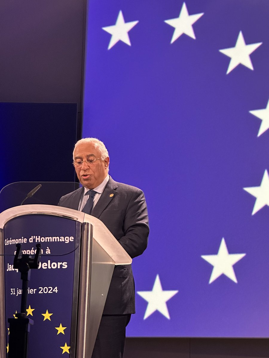 MartineAubry's tweet photo. Très belle cérémonie d’hommage à mon père Jacques Delors, à l’initiative @vonderleyen  dont le discours a montré l’actualité de ses combats européens, comme ceux des Premiers Ministres belge et portugais, en présence de chefs d’état et de gouv. https://t.co/5ffP217SNH