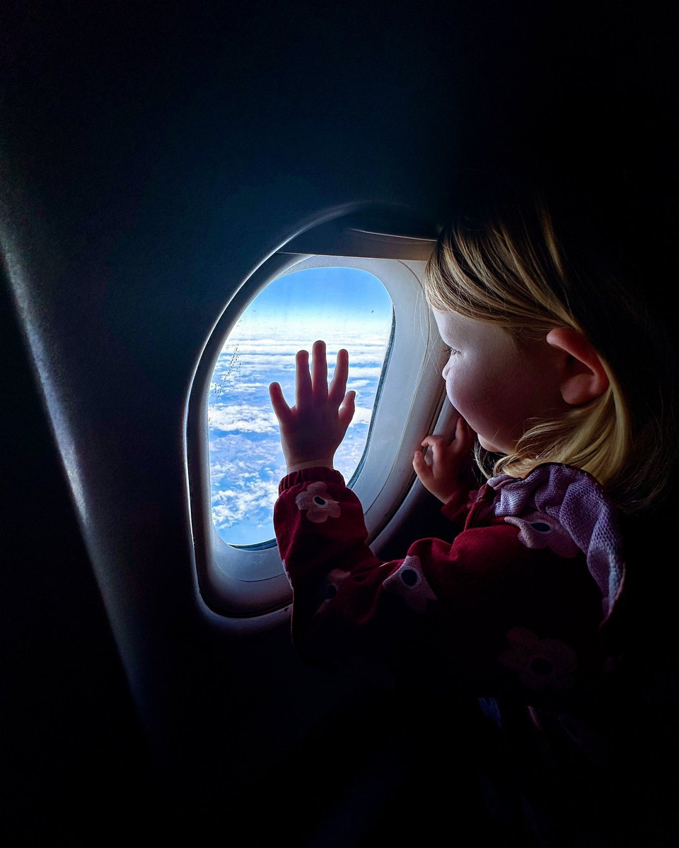 iFlyCAE's tweet photo. Kids are a reason to travel, never a reason to stop. The greatest gifts you can give them are rootsโฆ and wings. โ๏ธ #WindowSeatWednesday
#FlyLocal #FlyWithEase #FlyCAE https://t.co/M6jC9W5GOB