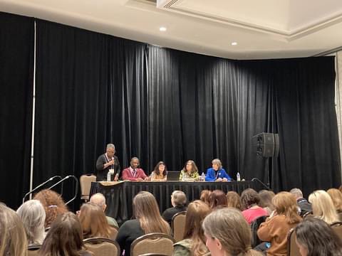 Wow -- this is quite the panel at #PlainTalkNOLA! Learning from some of the greatest: Julie Washington, Lucy Hart Paulson, Elsa Cardeans-Hagan, Kareem Weaver & Maryanne Wolf! “The biggest challenge we have around diversity, equity, and inclusion is US.” -Kareem Weaver