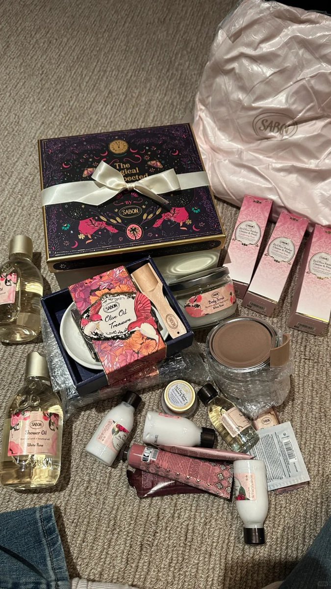 Keysahoki's tweet image. Working hard, to support yourself. Whatever you like, whatever you want &amp;lt;3