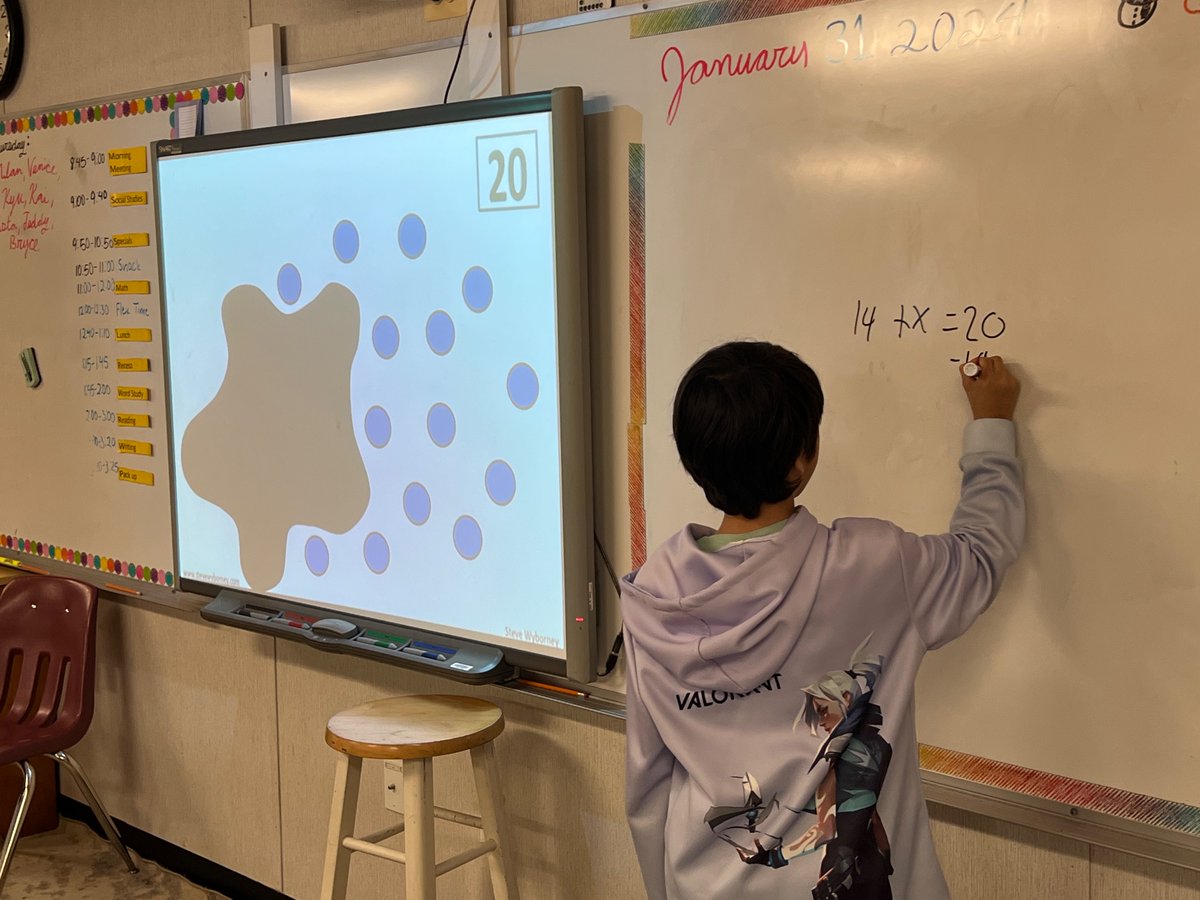 MsFearrington's tweet photo. Today in math we used Splat! to write and evaluate algebraic expressions! https://t.co/9mwxKIYMbY