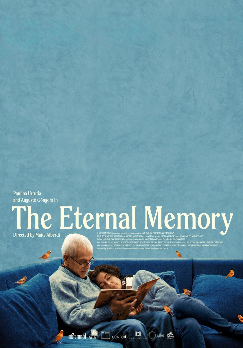 انتهيت من مشاهدة الفيلم الوثائقي التشيلي #TheEternalMemory والمحتوى عن حياة الزوجين الصحفي أوغوستو جونجورا المصاب بمرض الزهايمر وممثلة المسرح بولينا أوروتيا داخل وخارج منزلهما في تشيلي وكيفية تعاملهما مع المرض في الحياة اليومية مابين 2018 إلى 2022