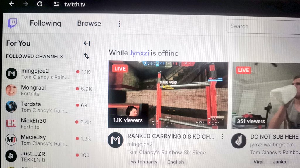 ShaneRSIX_'s tweet photo. @jynxzi this is when you wait for you to come online so that twitch tells you to watch others while waiting lol😂😂 https://t.co/wwAUAlahrN