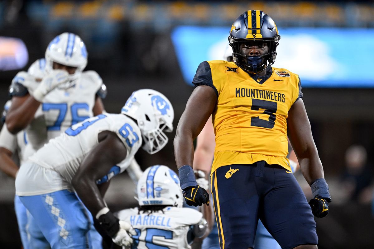After a great conversation with coach Stewart I am blessed to receive an offer from West Virginia <a href="/EzeObiora2/">Coach Eze Obiora 🇳🇬</a> <a href="/BenDavisFB/">Ben Davis Football</a> <a href="/RussMann09/">Russ Mann</a> <a href="/247Sports/">247Sports</a> <a href="/IndyWeOutHere/">IndyWeOutHere ‼️</a> <a href="/IndianaPreps/">Indiana Preps</a> <a href="/247recruiting/">247Sports Recruiting</a> <a href="/Bryan_Ault/">Bryan Ault - Midwest Scout</a> <a href="/CoachMillz_/">Millz2BeMade Training</a> #agtg