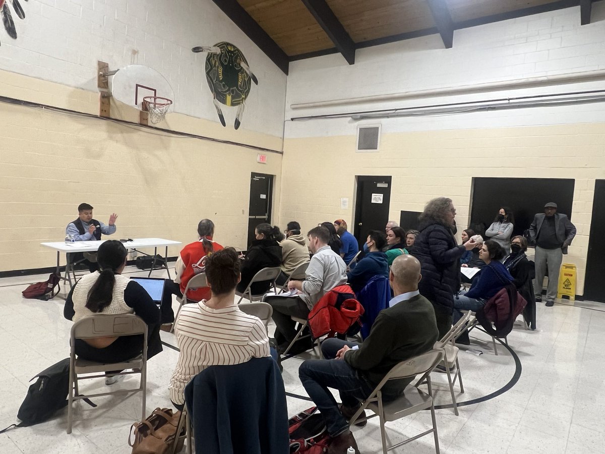 I’m so proud to serve Minneapolis alongside @MplsWard9. No matter how difficult his workday is, he’s always showing up for Ward 9 residents. Such a pleasure to join him in Little Earth this evening for his community forum on Smith Foundry and public health in Phillips!