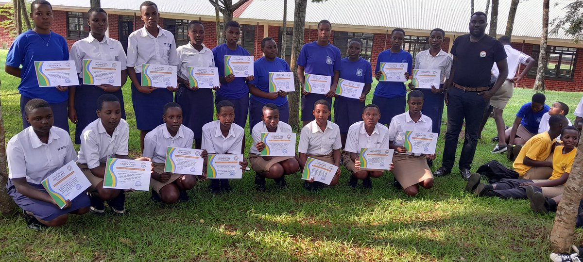 girlsofdestiny0's tweet image. Ejo hashize Muri program yitwa #KeepingSharp Girls Of Destiny yashimiye Abana babakobwa Bagerageza gutsinda neza Mu kigo cya nyagatare ss