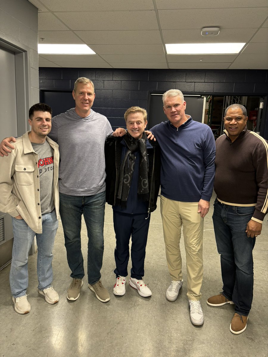 Not much good happens after a loss - but seeing my UK guys Deron Feldhaus  / Sean Woods / Jared Prickett n Louisville Elisha Justice eased the pain greatly. Love seeing them!!