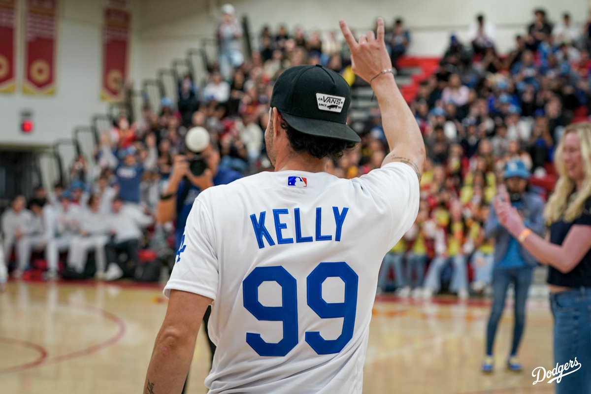 Dodgers's tweet photo. Corona High School alumnus Joe Kelly returns to his old stomping grounds. 🥹 #DodgersLoveLA https://t.co/CE9cVNHyyf