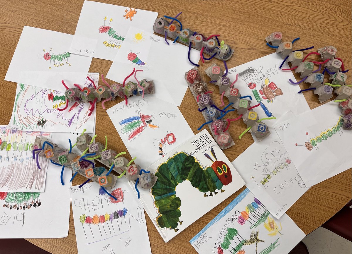 Kindergarten Ss ⁦<a href="/TDSB_Grenoble/">Grenoble Public School</a>⁩ having a lot of fun making caterpillar drawings and caterpillars with egg cartons <a href="/ericcarle/">eric carle</a> ⁦@LN10Alvarez⁩
⁦<a href="/LC2_TDSB/">Learning Centre 2</a>⁩ #teamwork #literacy 
#STEAM #art #collaboration #books #kindergarten #schooldays