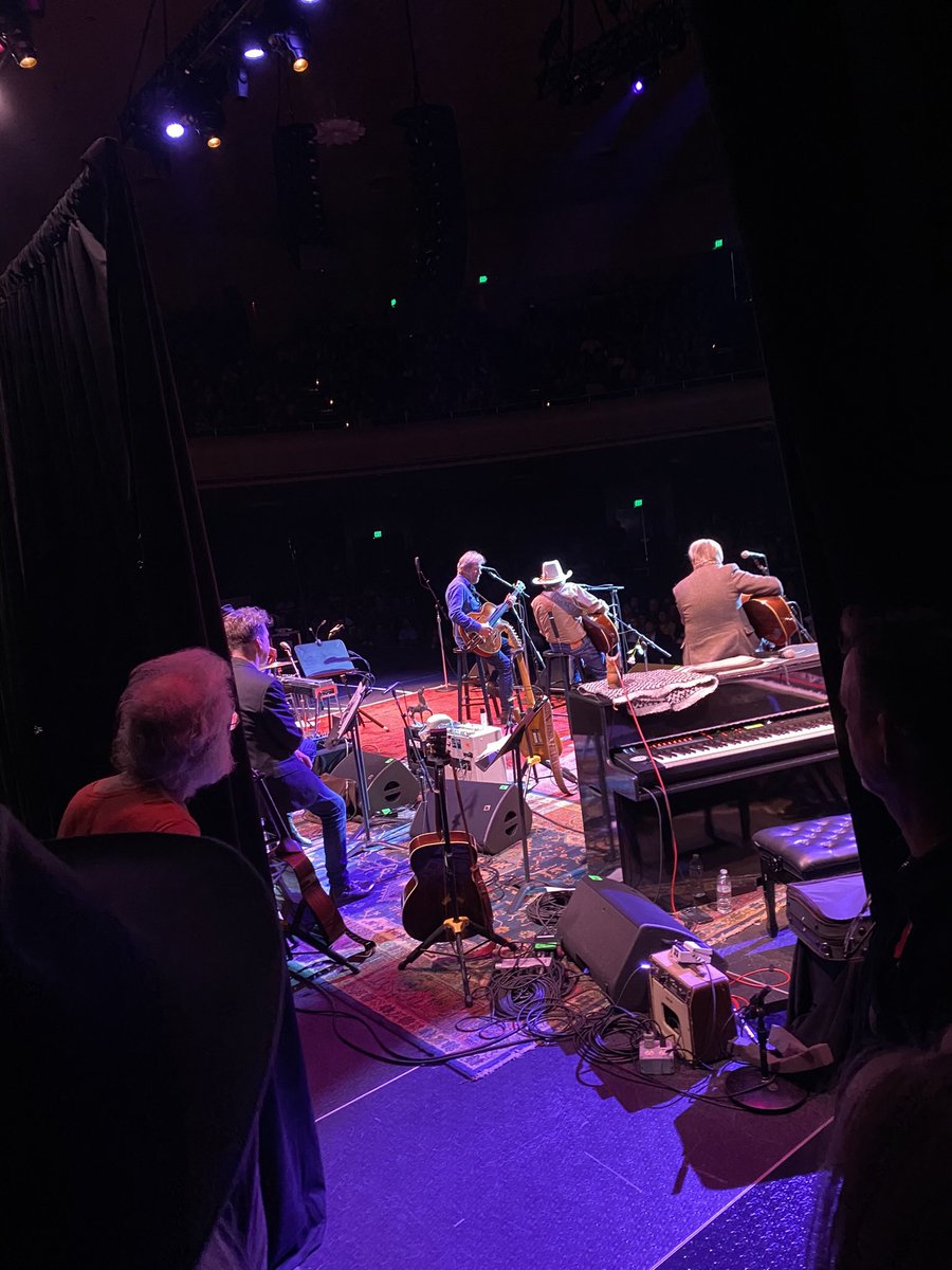 Wow @SweetRelief Relief photo dump in @sfmasonic what an event!! ⚡️ 🎶 coffee w @theramblinjack @JacksonBrowne @SteveEarle @MariaMuldaur1 VictoriaWilliams @BobWeir WavyGravy @RickieLeeJones @NRateliff JoanBaez John Oates + so happy to play w/ Vic & join the encore w these troops!