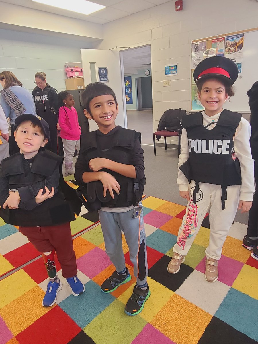 StPhilipDPCDSB's tweet photo. Today, our Gr.1/2 Ss enjoyed an amazing trip to @PRPVillage and learned a lot about our community helpers and how to use and 📞 911. Thank you officer Toni! #futurecommunityhelpers https://t.co/N6s6g8NcMp