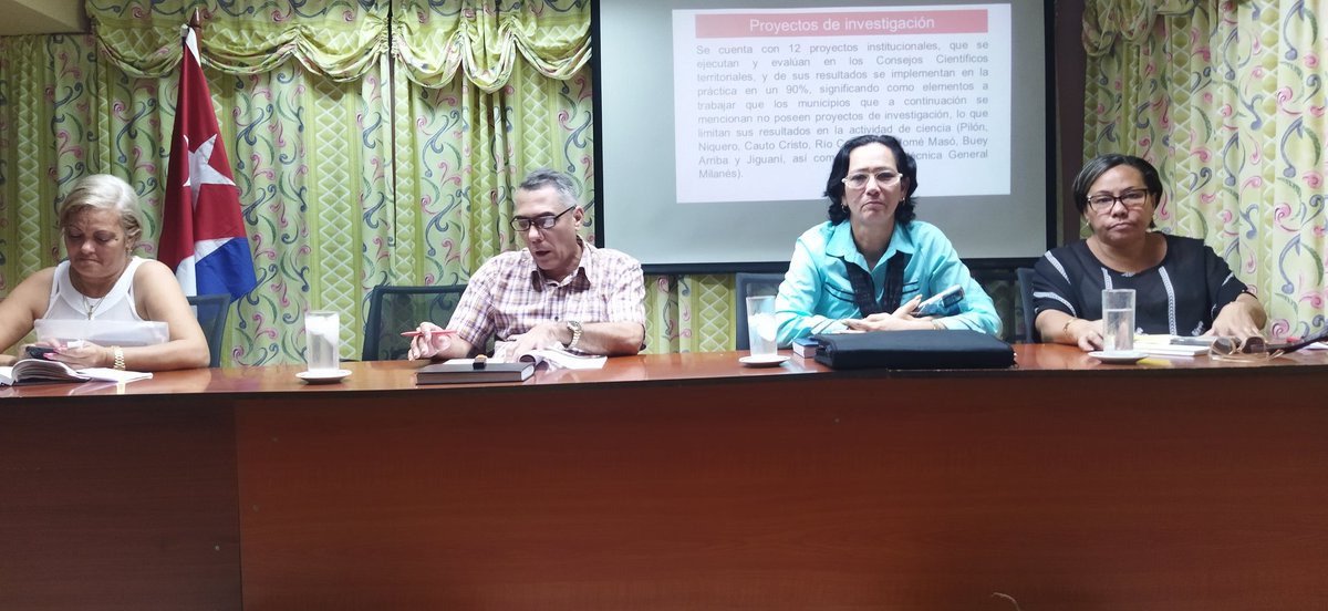 Hoy en Consejo de
 <a href="/dpegranma/">Dirección General de Educación, Granma, Cuba</a> con presencia de <a href="/TaniaMariaHere1/">Tania Maria Heredia</a> analizamos como avanzar en los indicadores de la 2da etapa del curso escolar. 
<a href="/YudelkisOrtizB/">Yudelkis Ortiz Barceló</a> <a href="/YanetsyTerry/">Yanetsy Terry Gutiérrez</a> <a href="/barreto_nt/">NTBarreto</a> <a href="/ortiz_uriarte/">Manuel Abelardo Ortiz Uriarte</a>