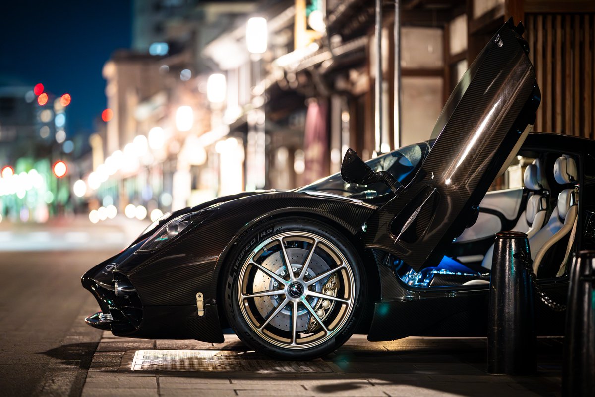 pagani_skygroup's tweet photo. Utopiaと川越の街並みの相性の良さは想像を超えてきました🔥
It's beyond our expectation that Utopia matches the scenery in Kawagoe perfectly.
Photo by @DoiChan40
#pagani #paganiautomobili #paganiutopia #pagan #hypercar #paganioftokyo #tokyo #japan #kawagoe #goodphoto #scenery https://t.co/qx7i5b2Ok3