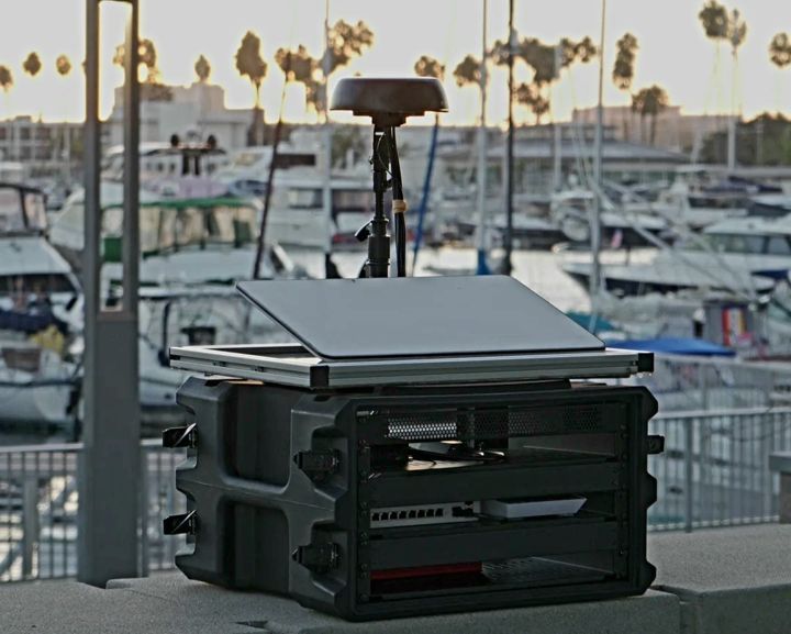 FutureGradeX's tweet photo. With built-in Satellite, 5G, Cellular Bonding, Wi-Fi  and VPN, Future Grade’s StarBond all-in-one internet rack ensures that your live stream, production, and event have high-speed internet, wherever you take it.  @starlink @peplink @tmobile #5g #livestreaming #broadcast https://t.co/XOXVeGgPea
