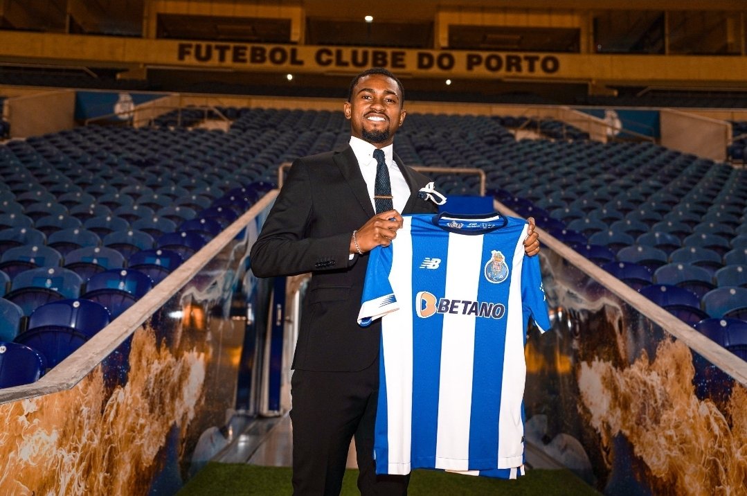 balltalks__'s tweet photo. OFFICIAL 🚨⚽️
Porto have signed centre-back Otávio from Famalicão for €12m‼️
#TransfersTalk https://t.co/ucC8FklteD