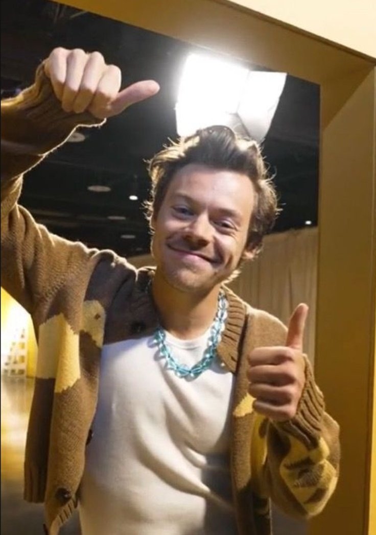 aslacara2's tweet photo. feliz dia harry, te amo de montão <3 https://t.co/QnBNSjUqvJ