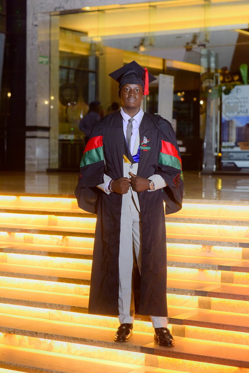 b_mosh2002's tweet photo. I have on statement to make and that is THANK YOU ALMIGHTY GOD #Graduation #muk #Mak74thGrad #makere https://t.co/RWFTo6Ql2j
