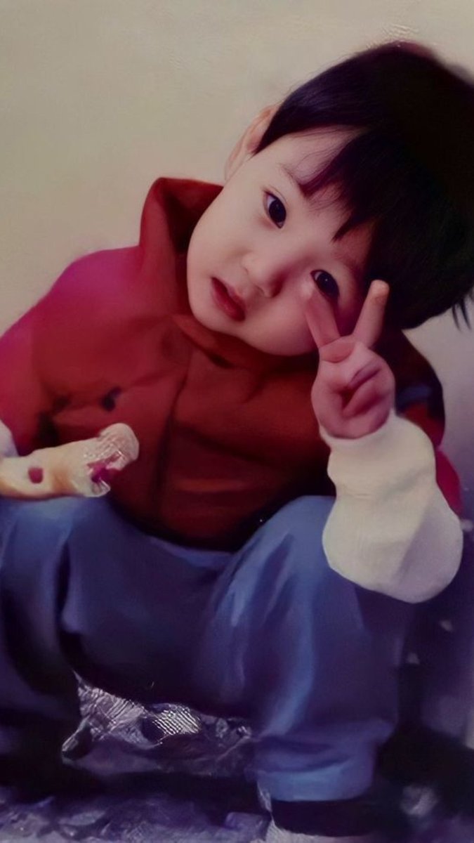 themoves_beats's tweet photo. Jungkookie        Jungkookie
Now                       Then https://t.co/SVxCkjDTpc