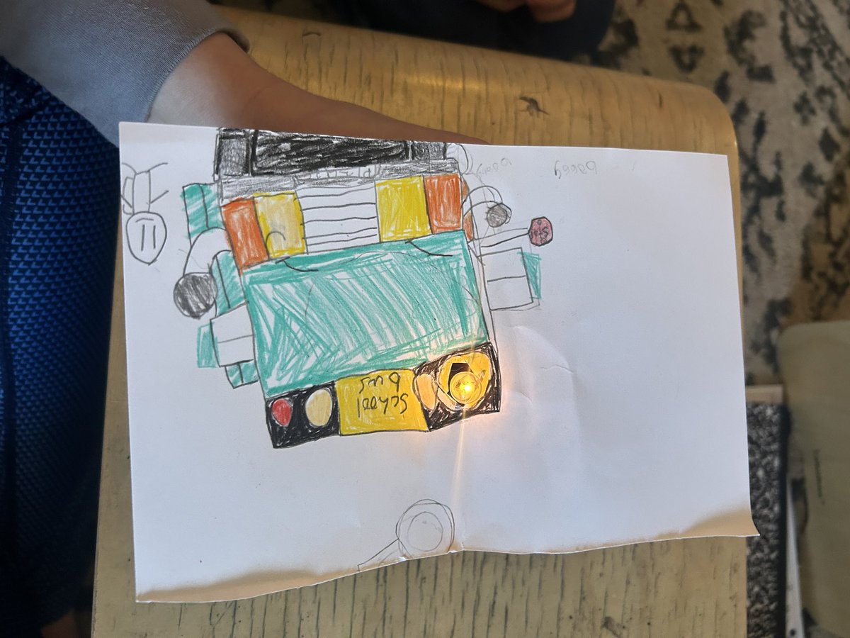 SkyleeRWatson's tweet photo. Creating pictures with a circuit! 💡💡@Herfurth_Bronco  @HerfurthPTA  @gisdnews https://t.co/o0RsBlln0i