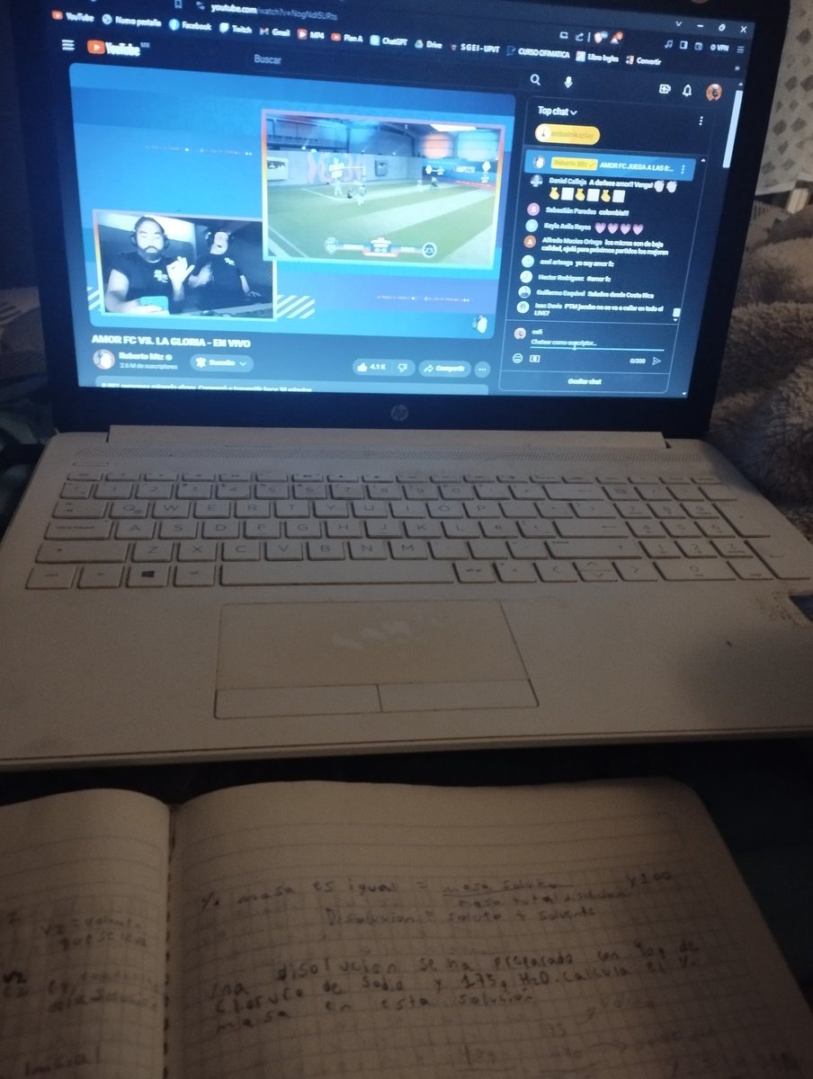 Lupe_Gut's tweet photo. Estudiando para un examen, pero sin perderme el debut de #AMORFC #amorfc ❤️🫶🏼 https://t.co/7t5QF38Vtv