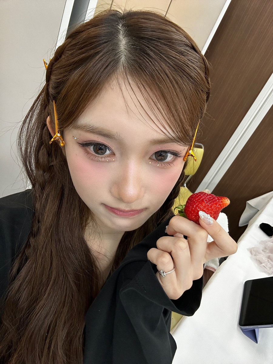 IVEstarship_JP's tweet photo. Fukuoka そしていちご🍓😽

#IVE #アイヴ #아이브
#LEESEO #イソ #이서 https://t.co/IH8fNSg57S