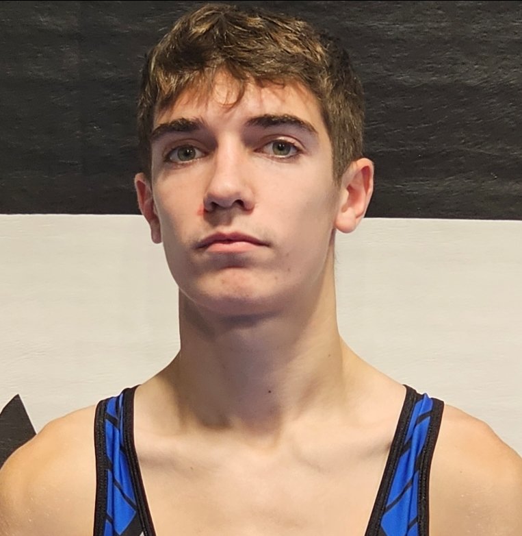 With the fall tonight Gable Ohm ties the school record for most wins by a freshman in a season and is now 39-2
#BurnTheShips