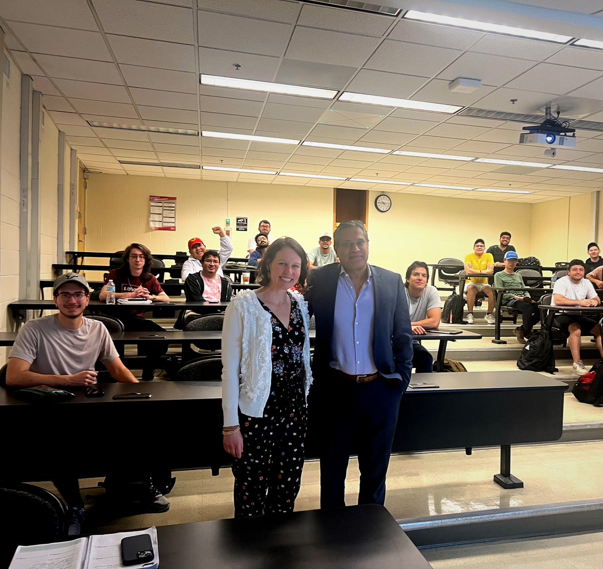 idea_2_IMPACT's tweet photo. 📆 Last week, IMPACT Advisory Board member Stephen Sundarrao and IMPACT Co-Director Mary Goldberg joined a @EngineeringUSF class 🎓 to provide a guest lecture 📕
#entrepreneur  #assistivetechnology #aspiringentrepreneur #engineeringclass #guestlecture #impactcenter #usf #rehab https://t.co/RMLmCZSIiY