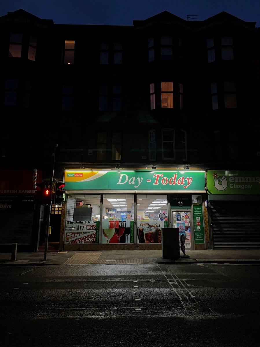 Interesting lighting on Dumbarton Road during a winters night! (Another from the archives) 🌃 💡#Glasgow #GlasgowNocturne