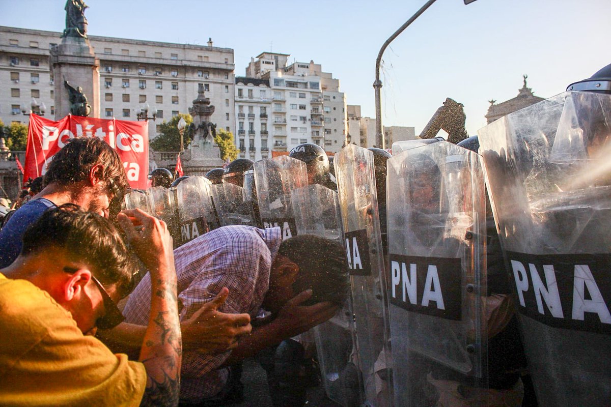 NicolasdelCano's tweet photo. Mí compañero diputado @vilcalejandro gaseado por las fuerzas federales al mando de la represora Patricia Bullrich. No van a quedar impunes los que reprimen al pueblo. Basta de represión. https://t.co/hCI1yc7MiW