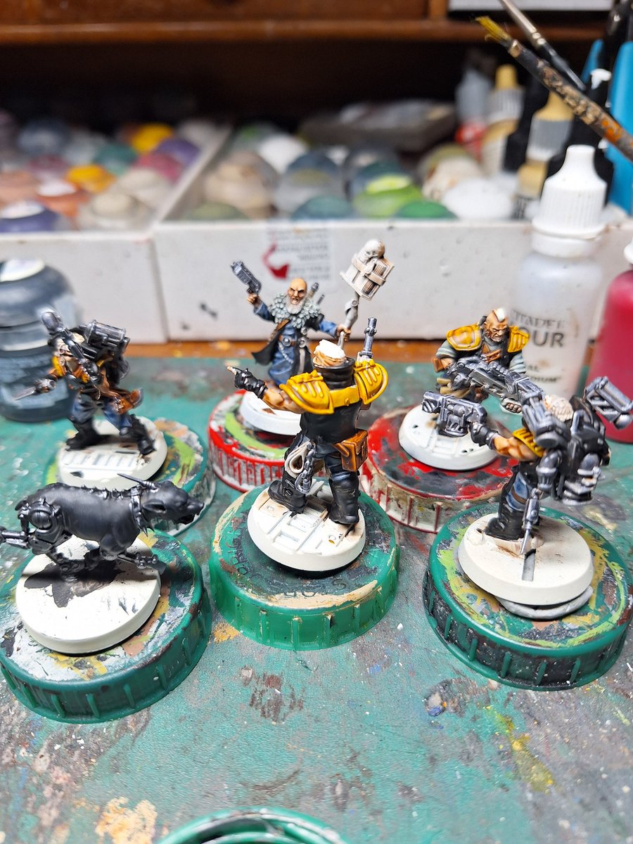 SJDKEY's tweet photo. #Hobbystreak Day 1133 little bit more done on the Orlocks #Necromunda #ashwastes #orlock #paintingwarhammer #paintingcitadel #warhammer #warhammer40k #firstlegion #darkangels https://t.co/yrQGjgTafj
