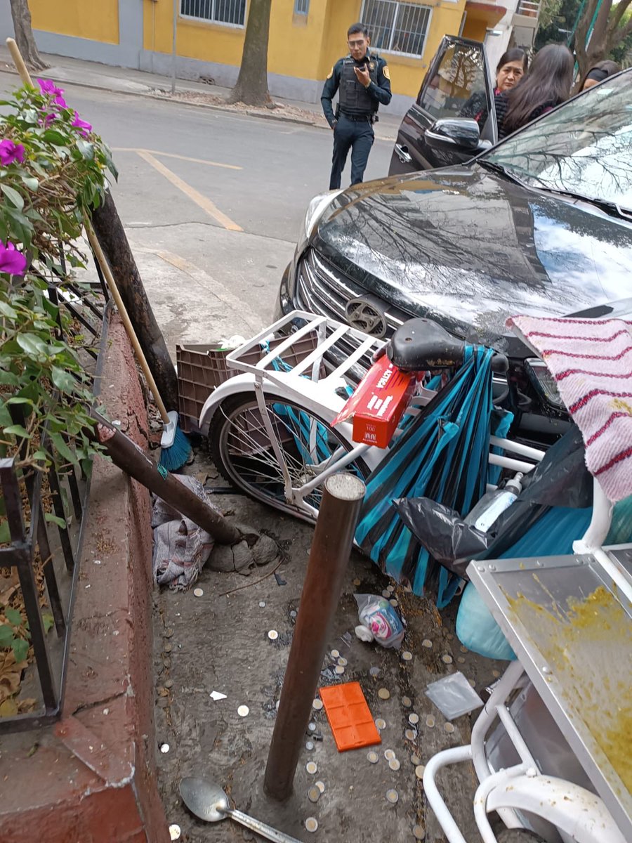 Oye <a href="/GNPSeguros/">GNP Seguros</a> ¿cómo por qué no pagarías los daños que tu cliente ocasionó?