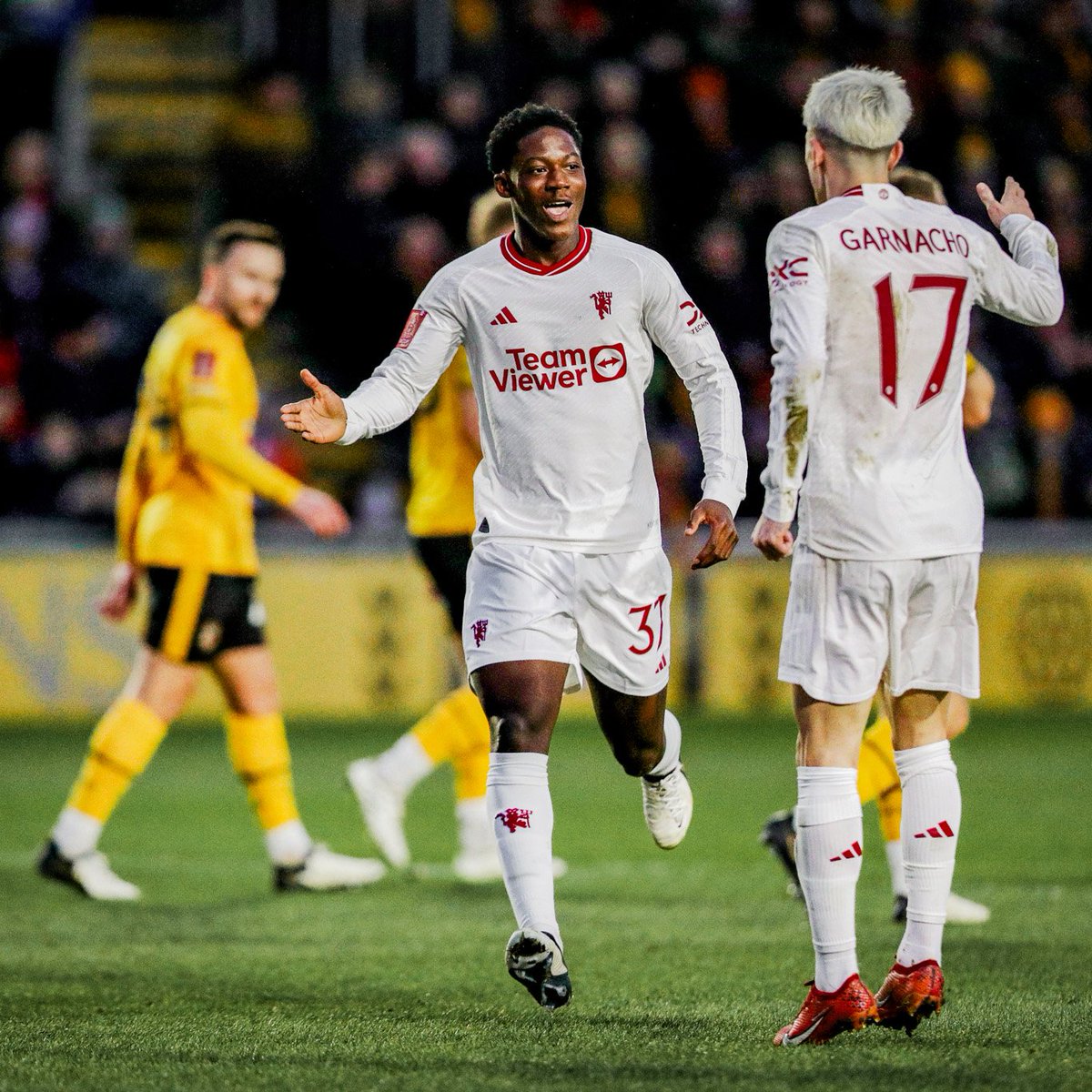 official_shehu's tweet photo. 🗑️🗑️💀 https://t.co/7H5sI9ogJy