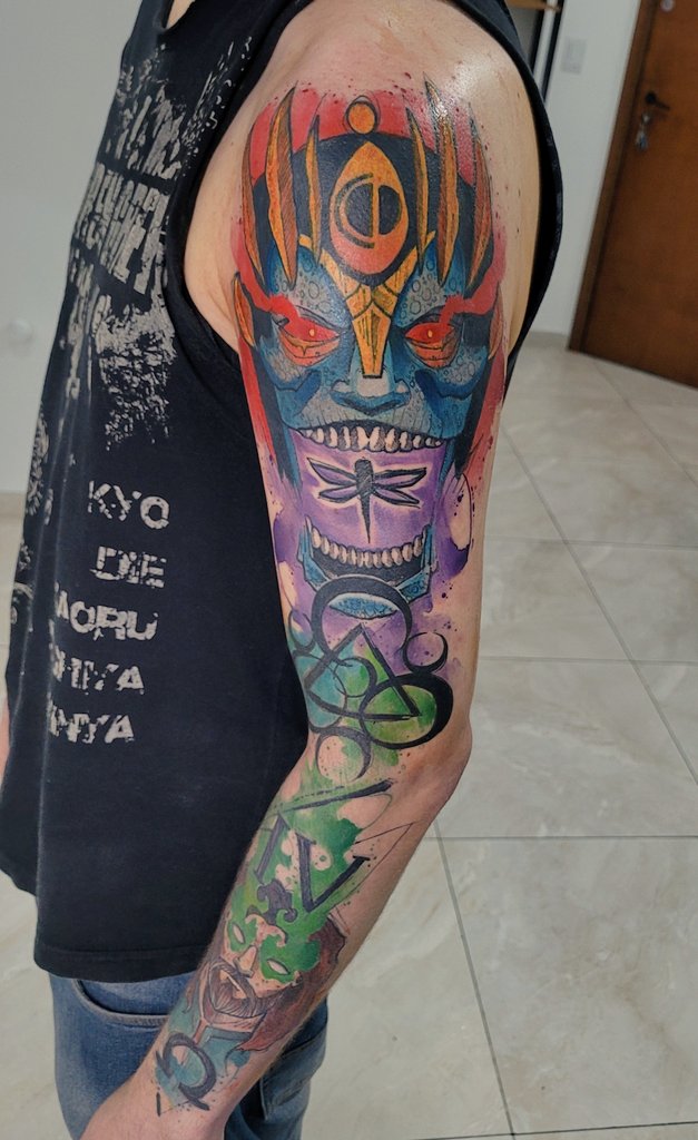 HIDzera's tweet photo. After many months waiting patiently for my skin to heal, I could finally apply some colors to my Ryan's tattoo 🤟

I can't wait to keep going (yeah, there's more hah)

>j<

#coheedandcambria #cotf #tattoo https://t.co/4K0retDtHU