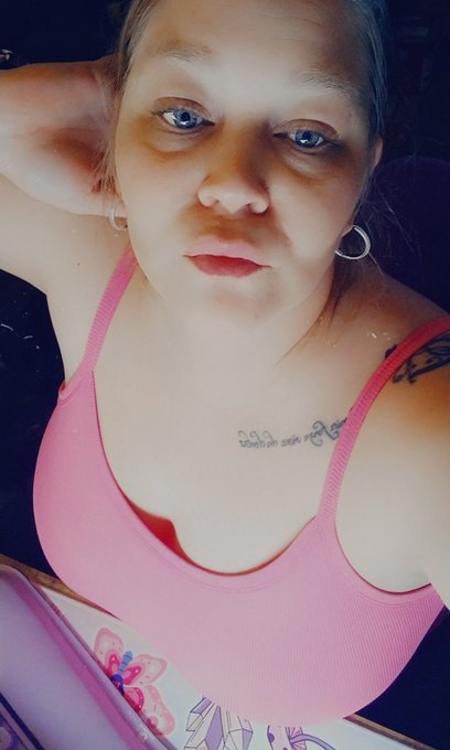 Happy hump day, work sucks ! https://t.co/8m0bVKsjYP