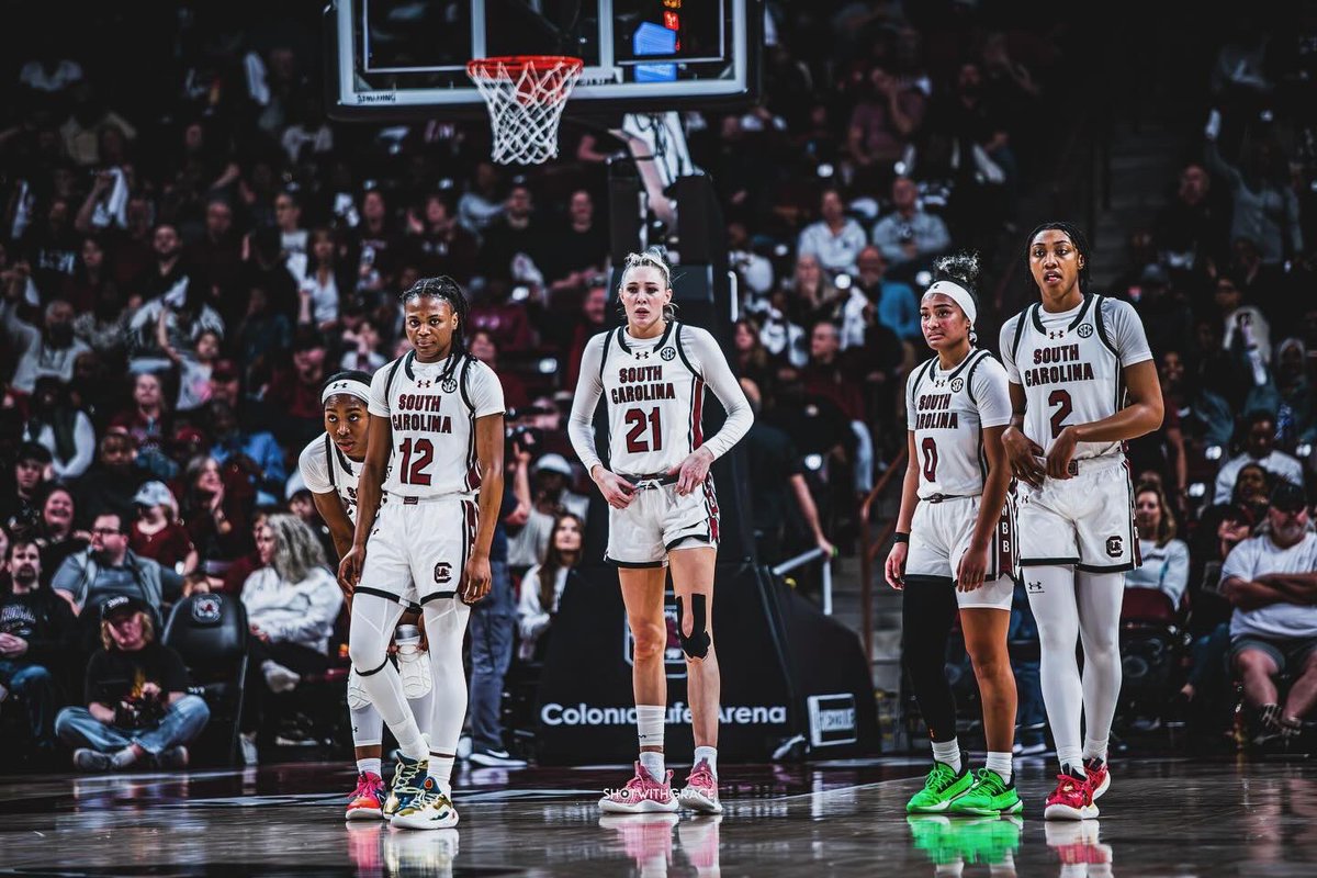 shotwithgrace's tweet photo. Recent frames with @GamecockCentral @GamecockWBB 🤙 https://t.co/Qikho5ef6r
