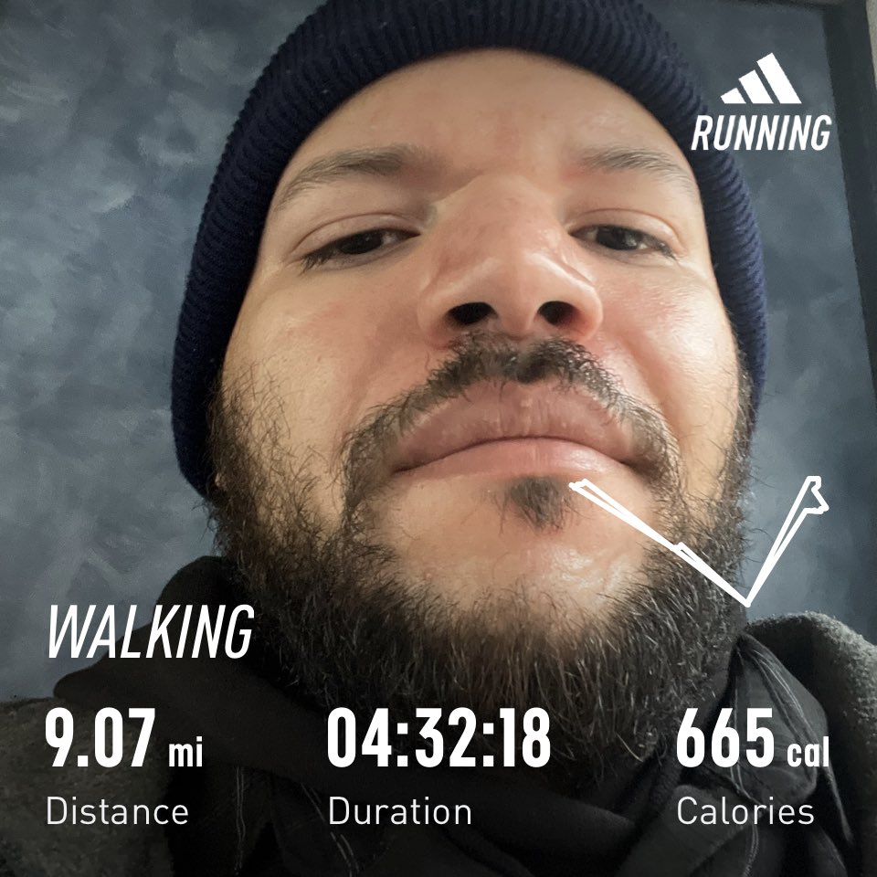 RichLifeJBBGood's tweet photo. Had a job interview, bought some work clothes from the store, and walked home. https://t.co/BqMKDt3ZOb