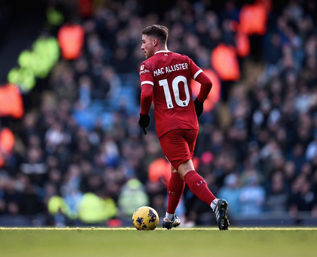 Tactical_Times's tweet photo. Alexis Mac Allister vs. Chelsea

91% Pass accuracy
2/2 Accurate long passes
1 Chance created
1/1 Dribble completed
11/18 Duels won
8/10 Tackles won
4 Recoveries

It has been a while since anyone complained about Mac Allister's ability to play the 6. Another superb performance. https://t.co/ccB1gKWa9c