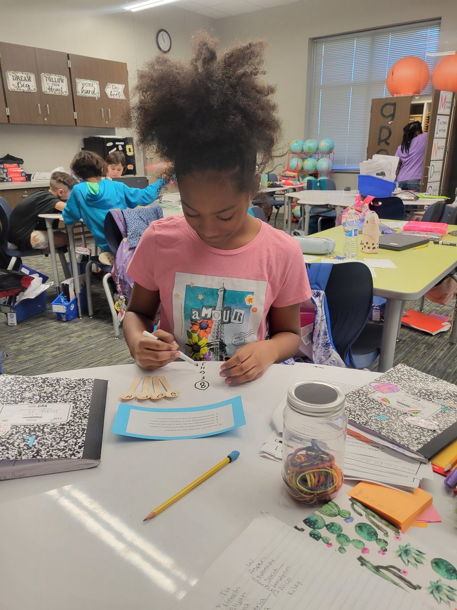 MonicaMoreau3's tweet photo. Thank you so much @MrsRFiore for these awesome strategies. My kids really enjoyed them we made some good gains today because of them! #geanchored #wearegroves https://t.co/wFdhRDEccs