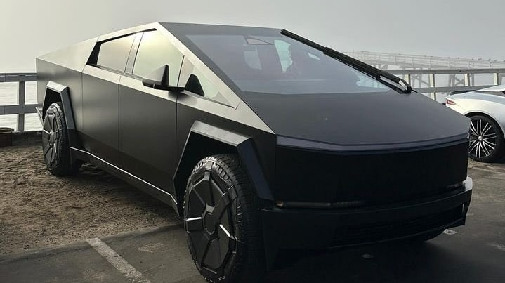 HederaKimchi's tweet photo. WHAT IS YOUR PICK? ME, WITH GLOSS BLACK!
#CYBERTRUCK #WRAPING #COLOR #TESLA https://t.co/1DwBO2YDPs