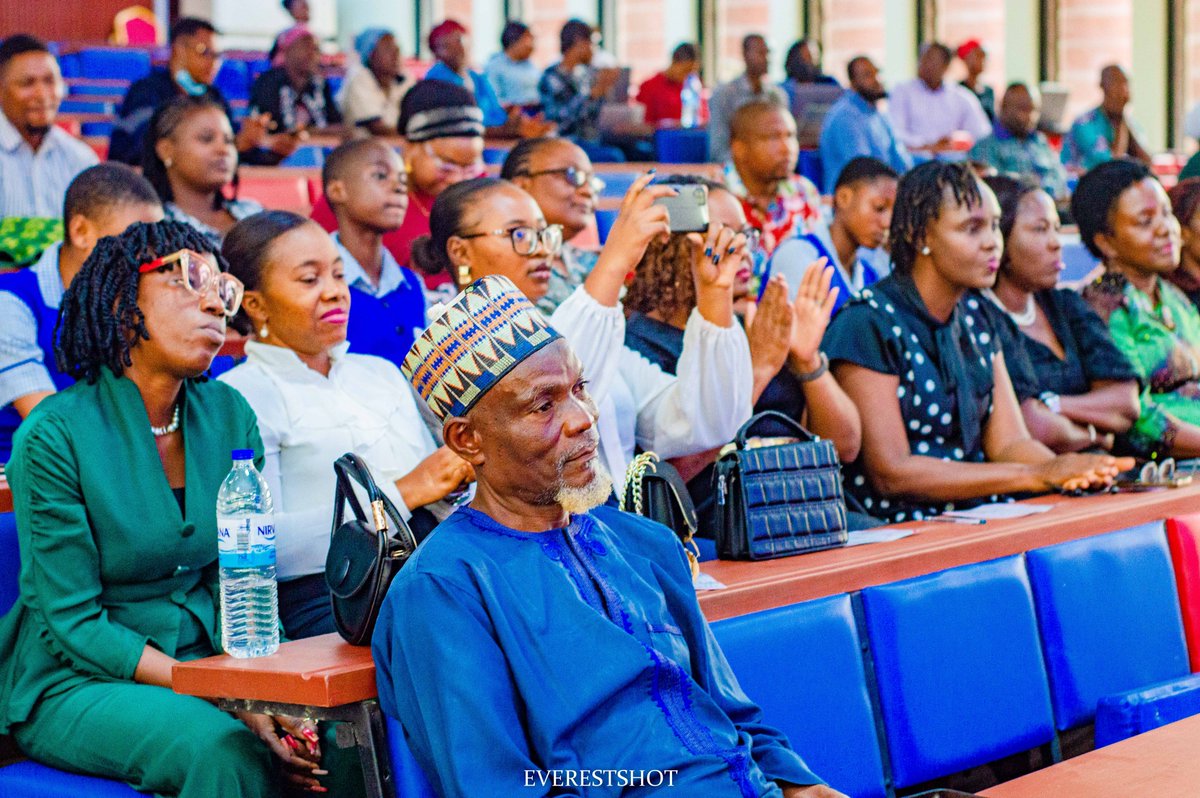 ENCASEproject's tweet photo. The meeting had members of the ENCASE local advisory committee, the academic community, policymakers, media professionals, students, and community members in attendance https://t.co/vrzt8FwASo